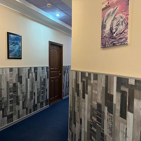 Three Dolphins Hotel Aktau  Ngoại thất bức ảnh