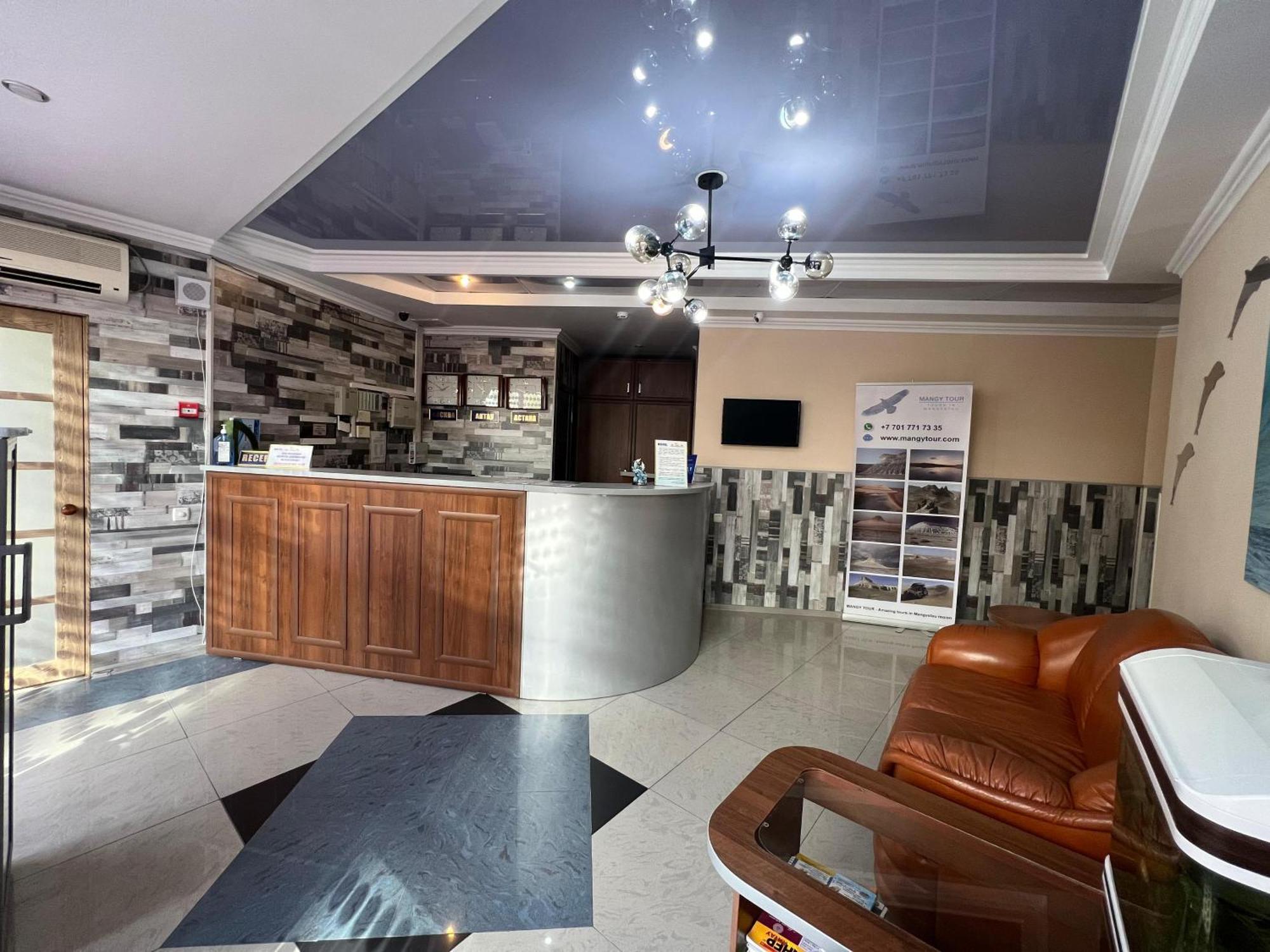 Three Dolphins Hotel Aktau  Ngoại thất bức ảnh
